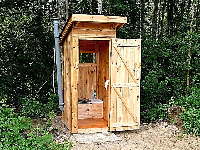 Vetranie na vidieckej záchode s žumpou: pokyny a odporúčania týkajúce sa vybavenia