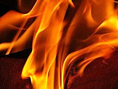 Waarom gas rode vlam op de kachel brandt: factoren die de kleur van de vlam beïnvloeden