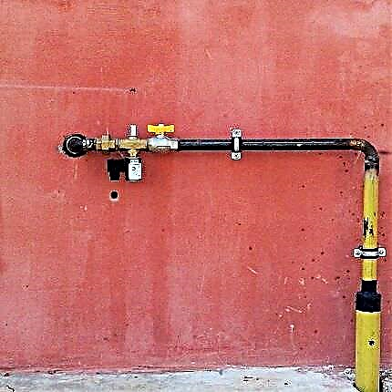 Pose d'un gazoduc dans un boîtier à travers un mur: les spécificités d'un dispositif pour introduire un tuyau de gaz dans une maison
