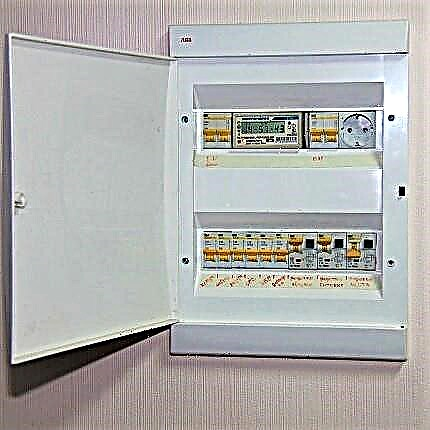 Caja para un medidor de electricidad en un apartamento: los matices de la selección e instalación de una caja para un medidor eléctrico y máquinas automáticas