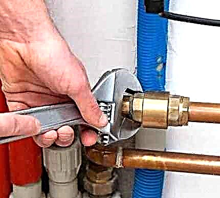 Why the pipes in the apartment are buzzing: determining the causes and analyzing how to fix the problem