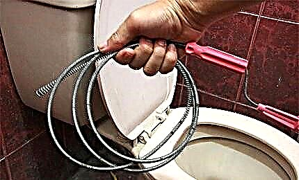 Cómo limpiar la taza del inodoro con un cable: elegir una herramienta e instruir sobre su uso