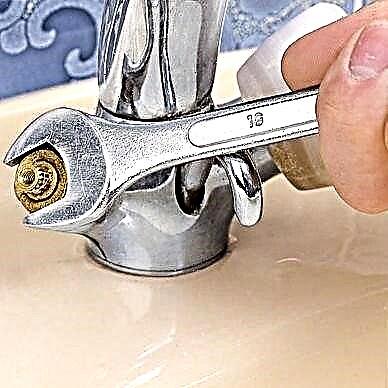 O que fazer se a torneira estiver fluindo: causas dos vazamentos e métodos para sua eliminação
