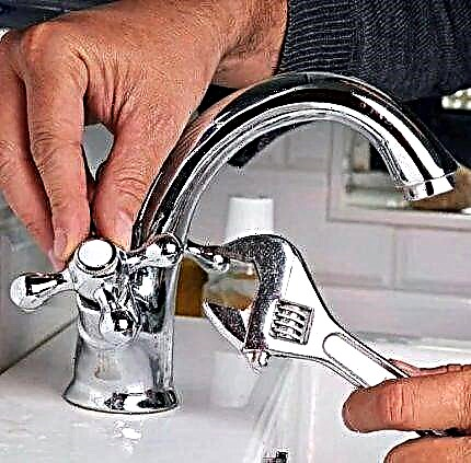 How to change the faucet in the kitchen: remove the old faucet and install a new