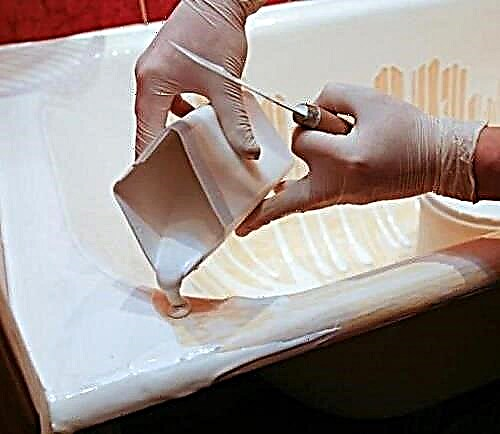 DIY emaljebad: hvordan man behandler badet med flydende akryl derhjemme